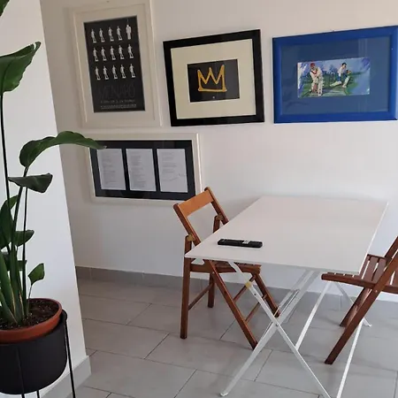 La Locandina-3
